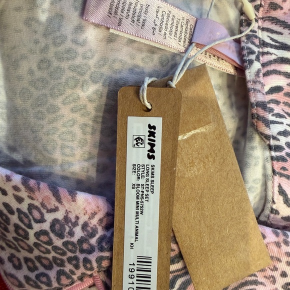 SKIMS Long Sleeve Button Up Pajama Set Bloom Animal Print NWT - Picture 3 of 11
